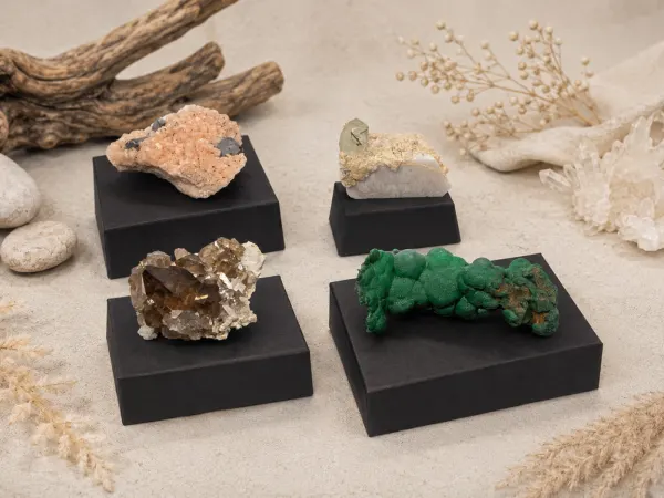Paper mineral stands